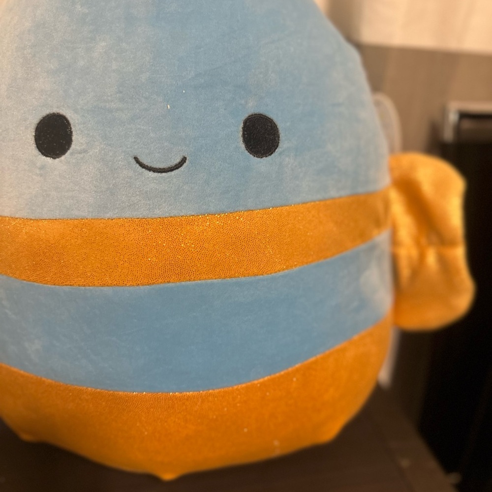 🌼NWT Squishmallow Queen Bee 14” Blue and Yellow Bumble Bee - Picture 9 of 11